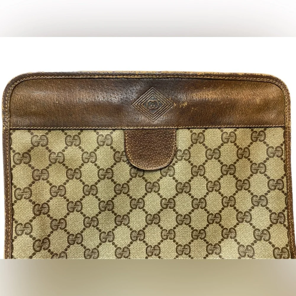 Gucci Brown Monogram Clutch - Picture 2 of 8